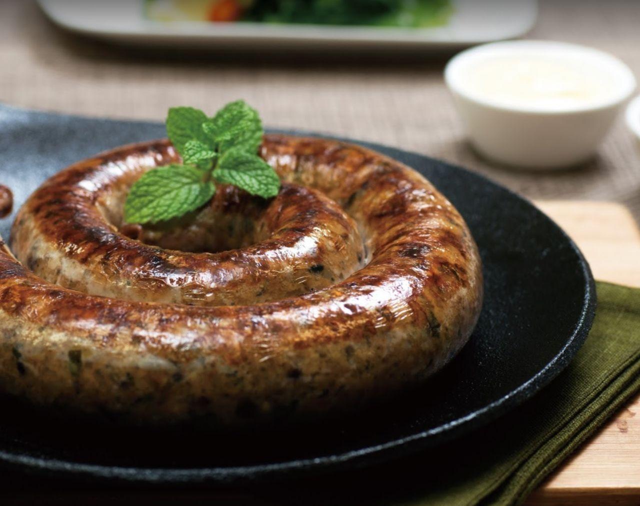 韩国传统食材制作的猪血肠，香气扑鼻的美味。